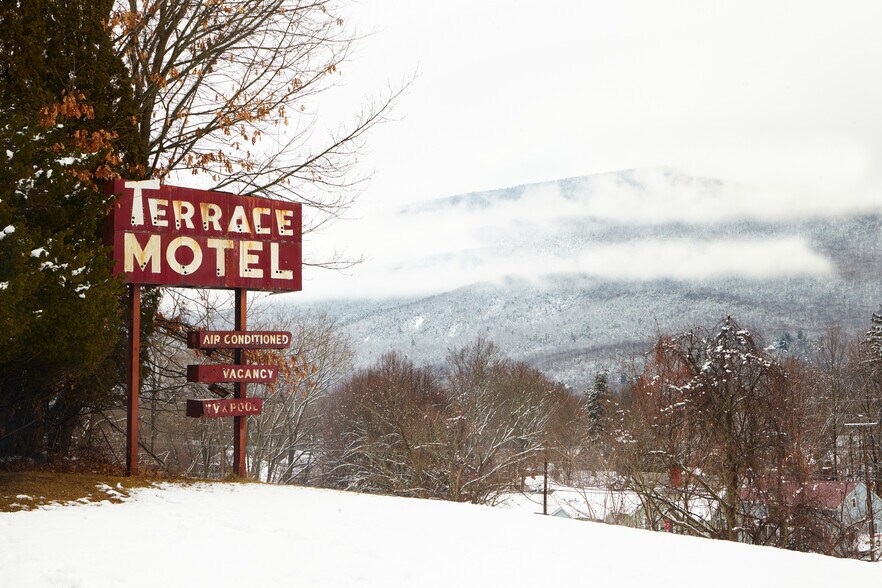 More Photos Of 175 S Main St, Ellenville Hotel For Sale