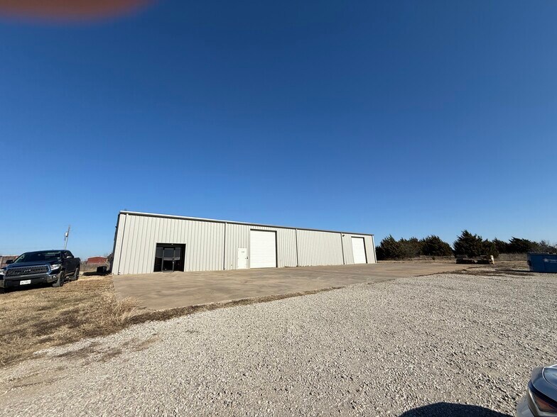 More Photos Of 4544 Maxey Rd, Alvarado Service For Lease