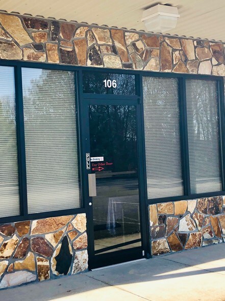 More Photos Of 98 Dean Goss Dr, Jasper Storefront Retail Office For Sale