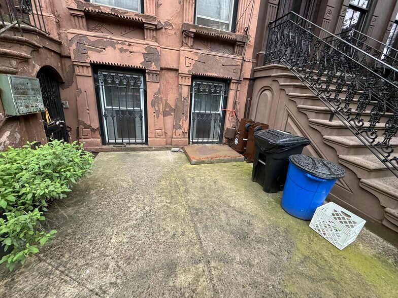 More Photos Of 128 Hancock St, Brooklyn Apartments For Sale