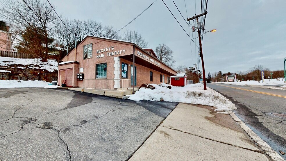 More Photos Of 59 E Main St, Sussex Storefront Retail Residential For Lease