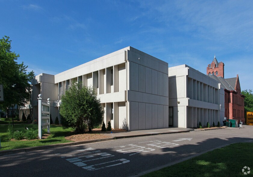 Primary Photo Of 901 4th St, Hudson Office For Sale