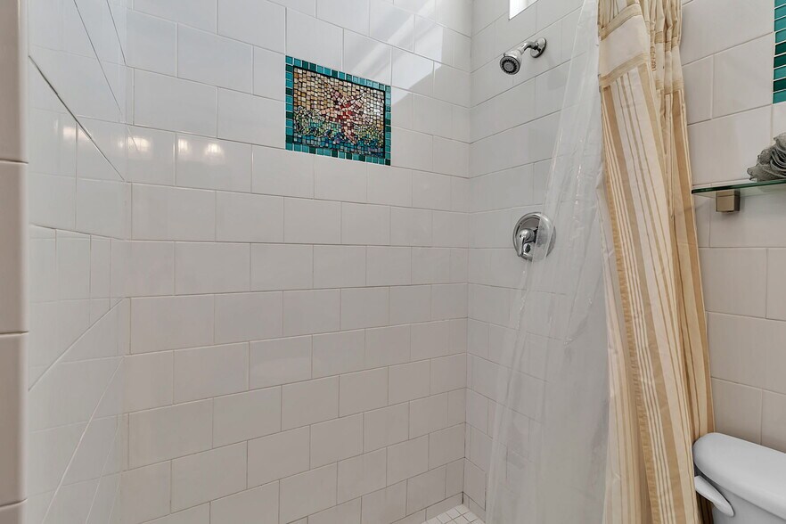 More Photos Of 530-536 S Pineapple Ave, Sarasota Storefront Retail Residential For Sale