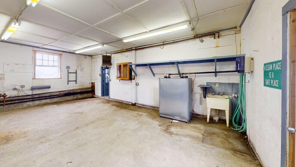 More Photos Of 235 Hunnewell Ave, Pittsfield Office For Sale