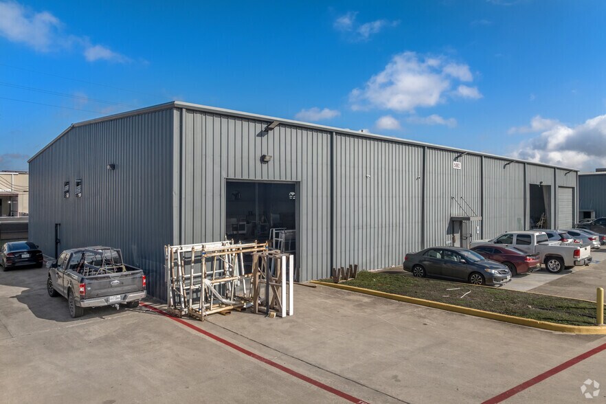 More Photos Of 5850 Cunningham Rd, Houston Unknown For Lease