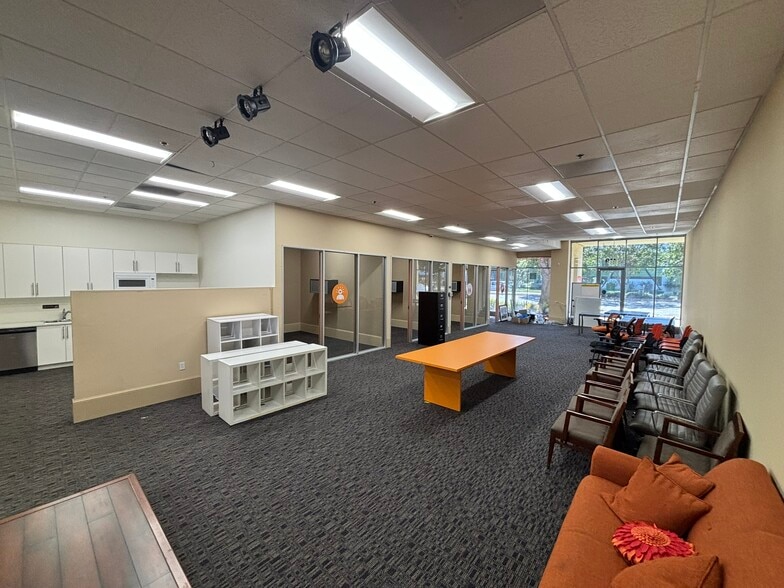 More Photos Of 415-423 E Hamilton Ave, Campbell Freestanding For Lease