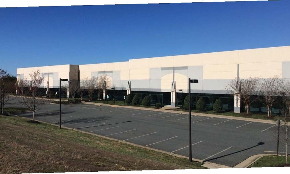 More Photos Of 8110 River Stone Dr, Fredericksburg Warehouse For Lease