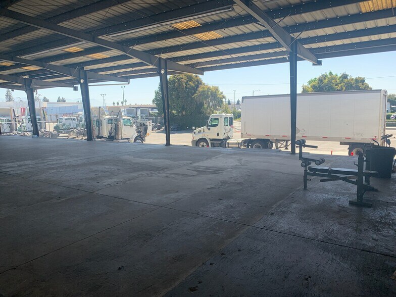 More Photos Of 1115 S Taylor Ave, Montebello Truck Terminal For Lease