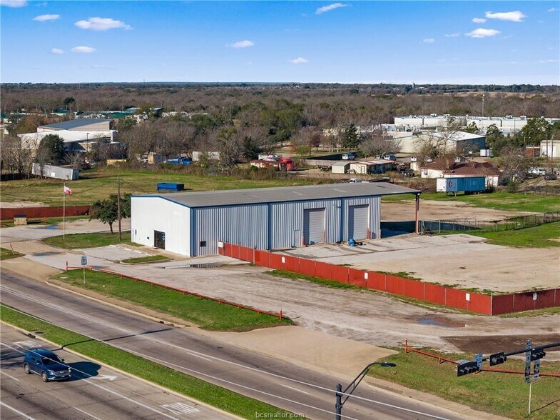 More Photos Of 108 San Jacinto Ln, Bryan Warehouse For Lease