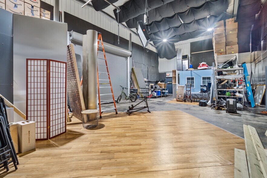 More Photos Of 2866 Roosevelt Blvd, Clearwater Showroom For Sale