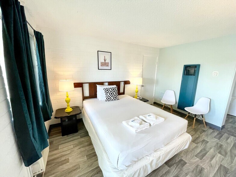 More Photos Of 22430 W Old Highway 66, Seligman Hotel For Sale