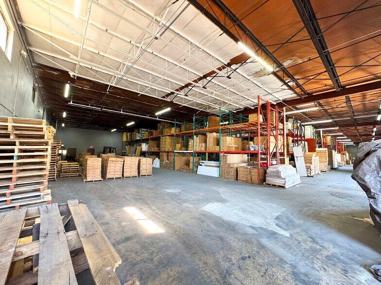 More Photos Of 7215 W 20th Ave, Hialeah Manufacturing For Sale