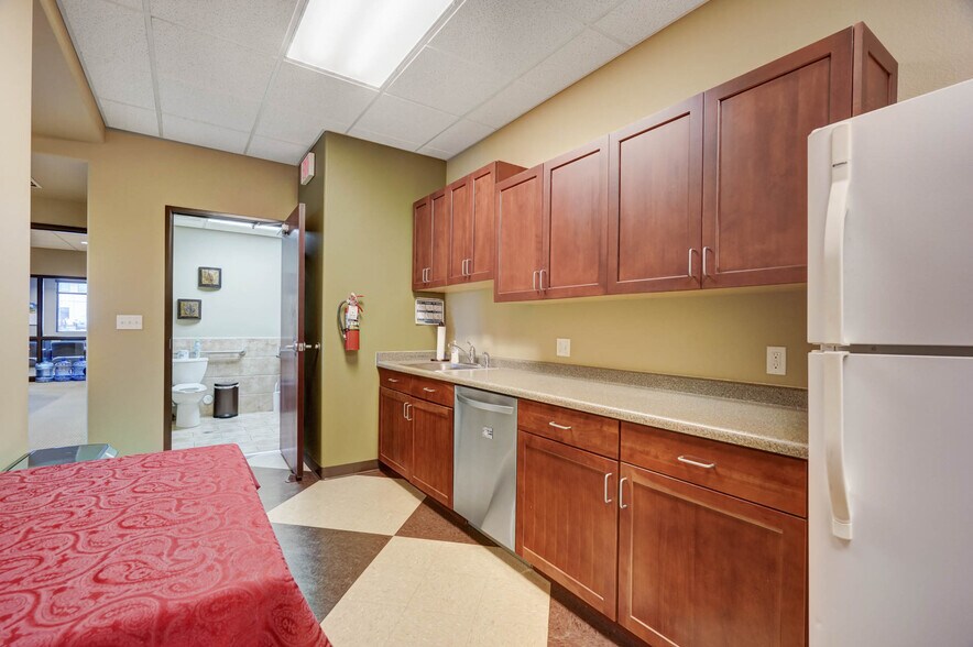 More Photos Of 3210 E Woodmen Rd, Colorado Springs Medical For Sale