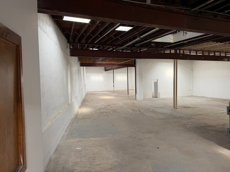 More Photos Of 81-83 Prospect St, Staten Island Industrial For Lease