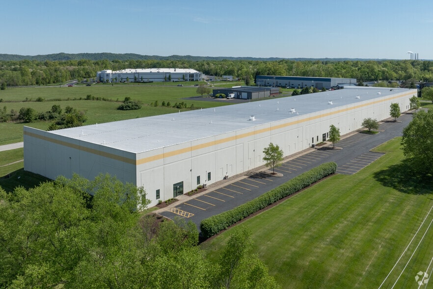 More Photos Of 10641-10651 Freeport Dr, Louisville Warehouse For Lease