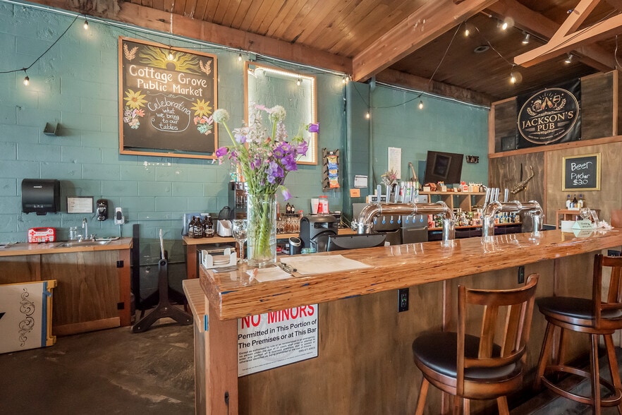 More Photos Of 926 E Main St, Cottage Grove Restaurant For Sale