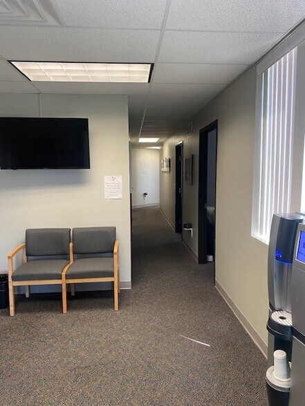 More Photos Of 2720 Superior Dr NW, Rochester Office For Lease