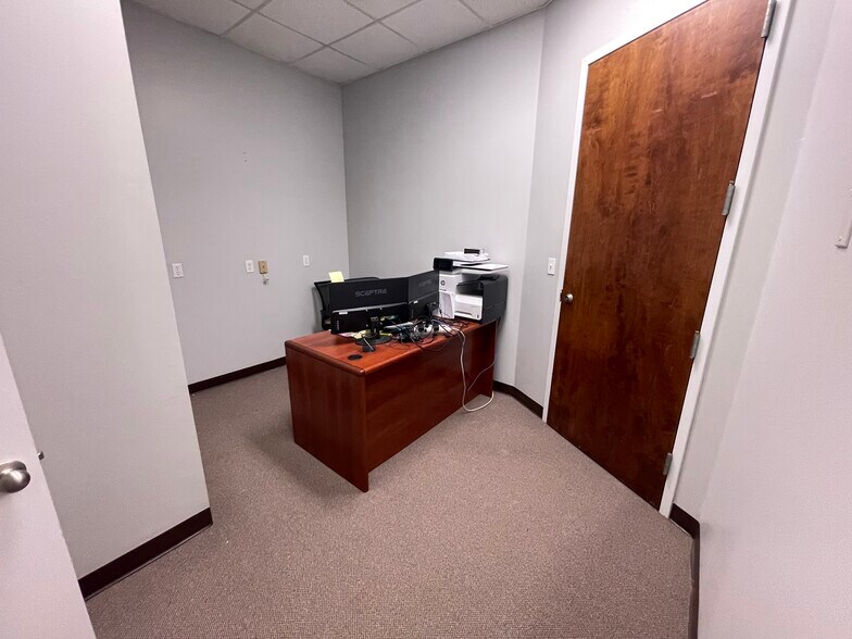 More Photos Of 1920 Boothe Cir, Longwood Office For Lease