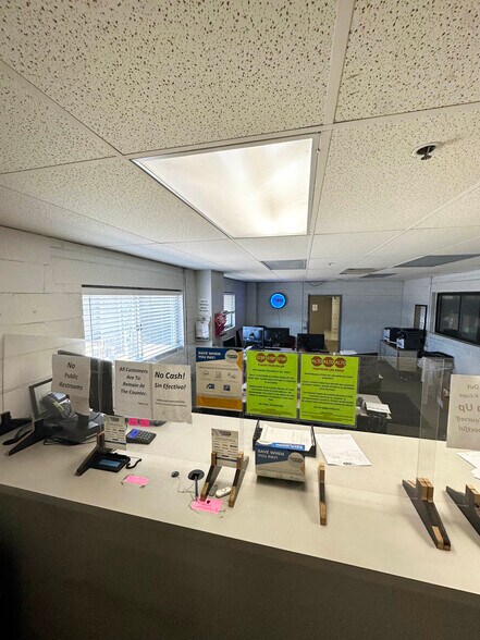 More Photos Of 9061-9073 Euclid Ave, Manassas Warehouse For Lease