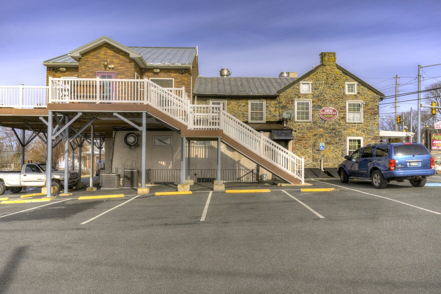 More Photos Of 1495 Farmington Ave, Pottstown General Retail For Sale