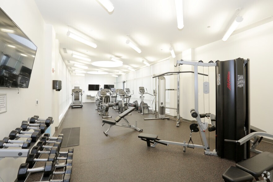 More Photos Of 558 W Webster Ave, Chicago Apartments For Lease