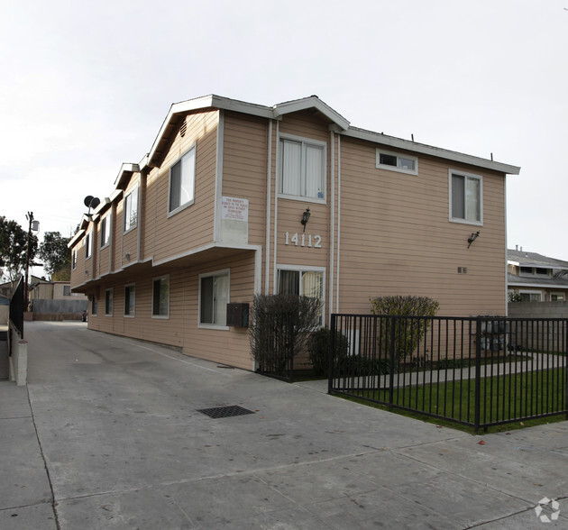 Primary Photo Of 14112 Delano St, Van Nuys Apartments For Sale