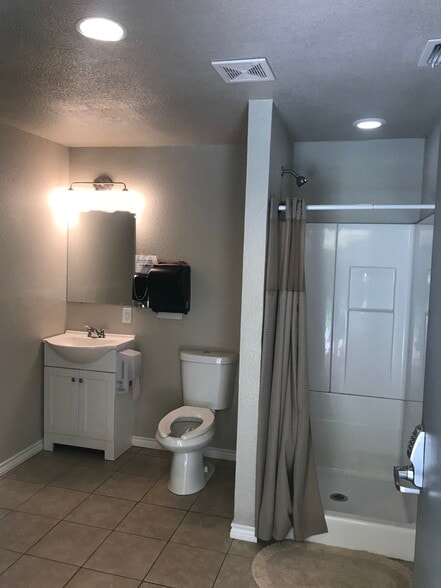 More Photos Of 115 Private Road 1301, Gladewater Manufactured Housing Mobile Home Park For Sale
