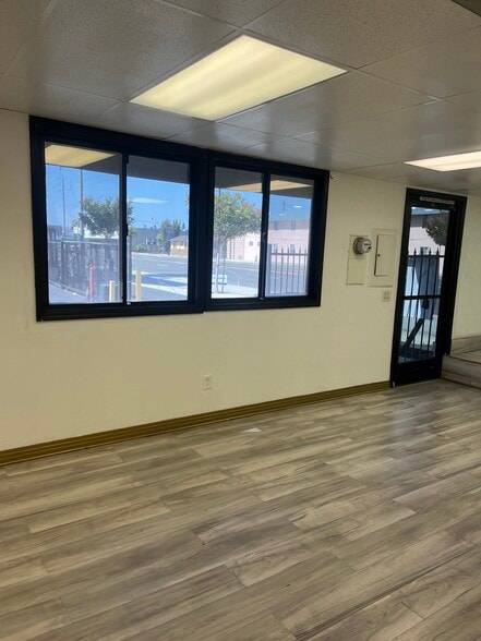 More Photos Of 16016 S Western Ave, Gardena Office For Lease