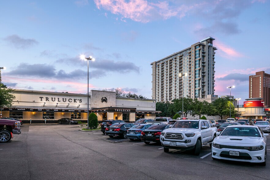 More Photos Of 5350 Westheimer Rd, Houston Unknown For Lease