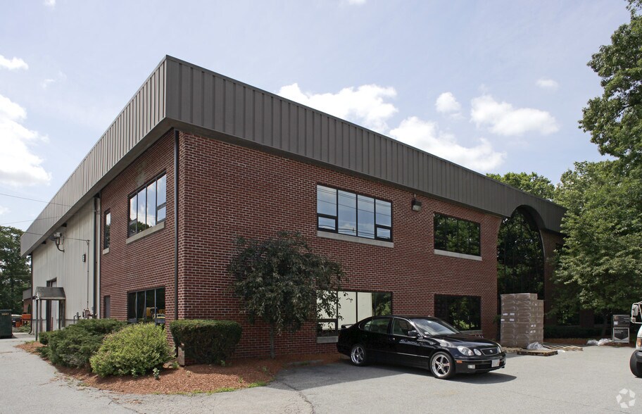 Primary Photo Of 2 Master Dr, Franklin Light Manufacturing For Lease