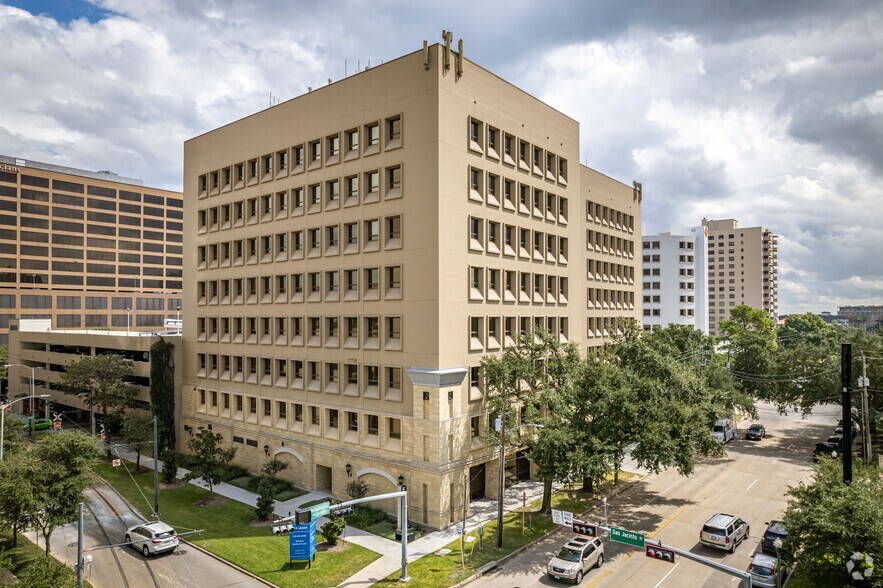 More Photos Of 1213 Hermann Dr, Houston Medical For Lease
