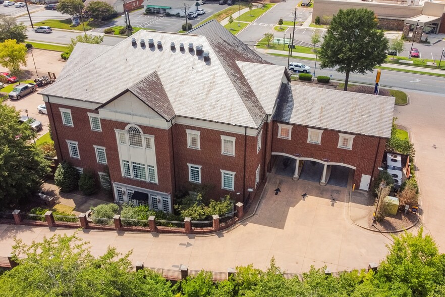 More Photos Of 820 Dixie St, Carrollton Bank For Lease