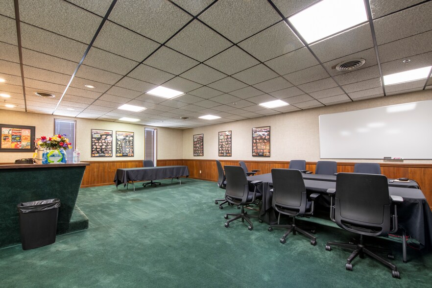 More Photos Of 1934 Navarre Rd SW, Canton Warehouse For Sale