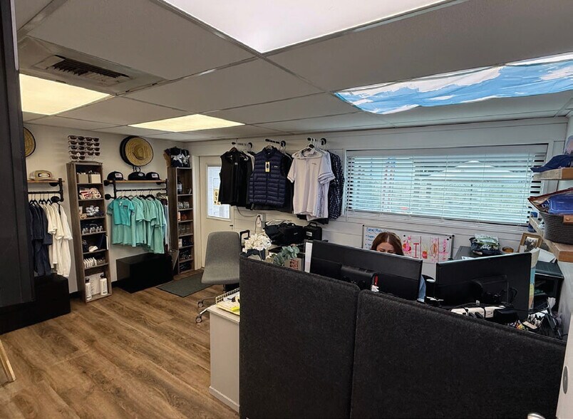 More Photos Of 4112 E Indian School Rd, Phoenix Flex For Sale