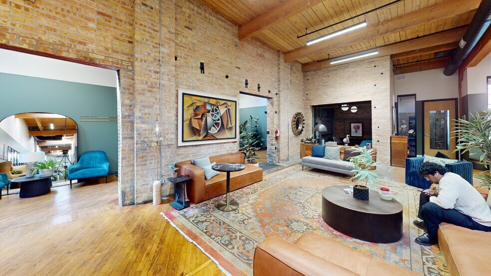 More Photos Of 1550-1556 W Carroll, Chicago Loft Creative Space For Lease