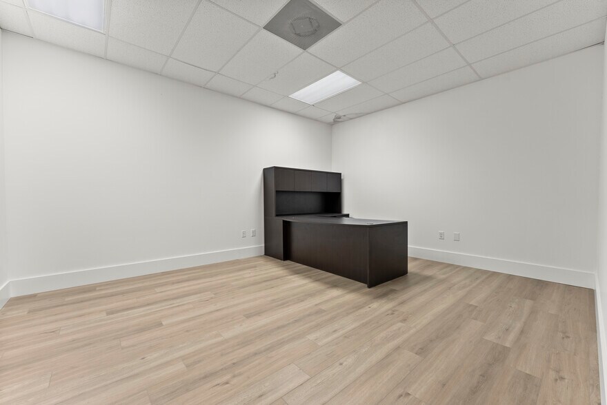 More Photos Of 2000 N Federal Hwy, Delray Beach General Retail For Lease