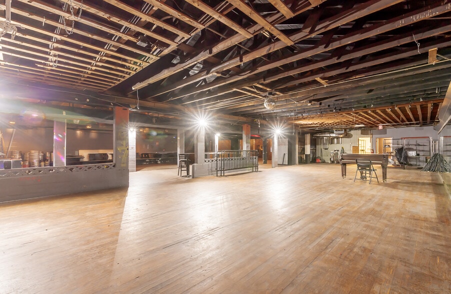 More Photos Of 1032 Story Ave, Louisville Bar For Lease