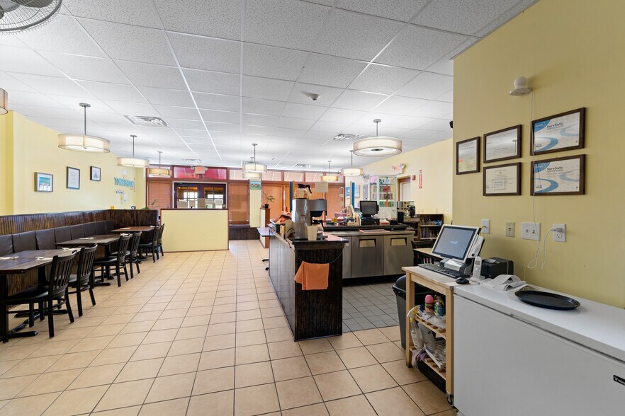 More Photos Of 382 Thames St, Bristol Freestanding For Sale