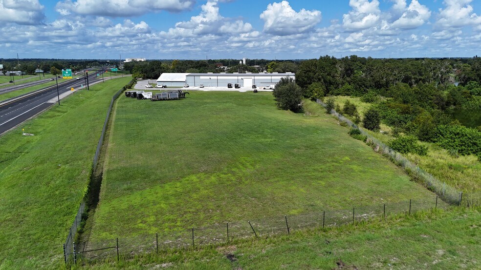 More Photos Of 3306 Waterfield Rd, Lakeland Warehouse For Lease