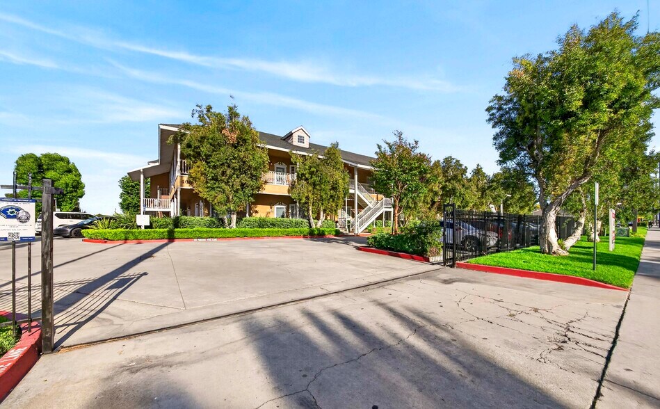 More Photos Of 408 S Beach Blvd, Anaheim Medical For Sale