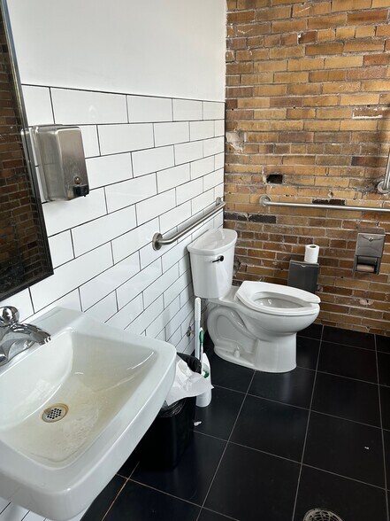 More Photos Of 722 Scott St, Covington Loft Creative Space For Lease