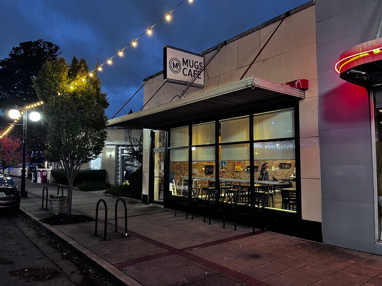 Primary Photo Of 515 N Main St, North Little Rock Restaurant For Lease