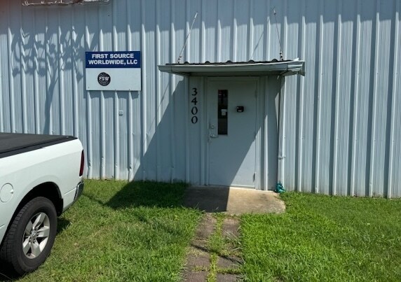 More Photos Of 3400 Silas Ave, Charlotte Warehouse For Lease