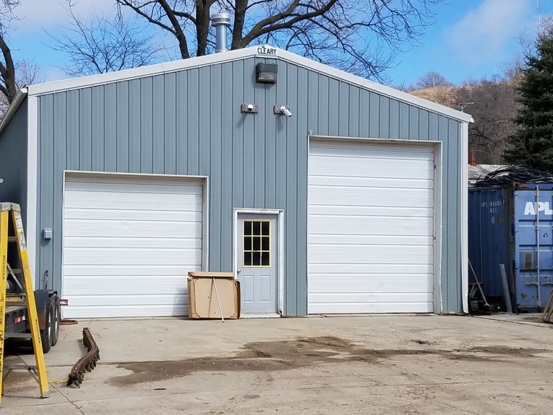 More Photos Of 501 N 1st St, Missouri Valley Light Manufacturing For Sale