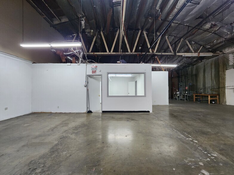More Photos Of 620 S Clarence St, Los Angeles Manufacturing For Lease
