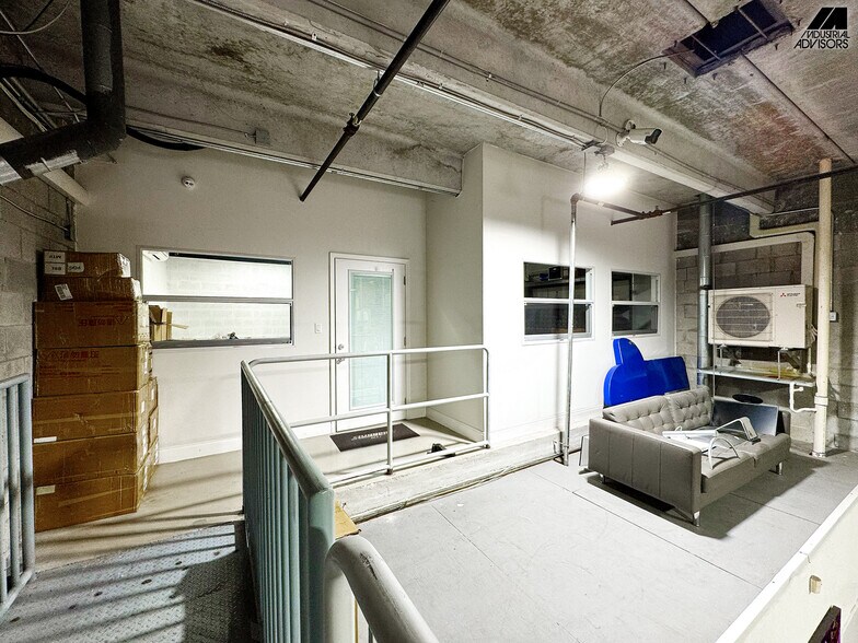 More Photos Of 11379-11399 NW 122nd St, Medley Warehouse For Sale