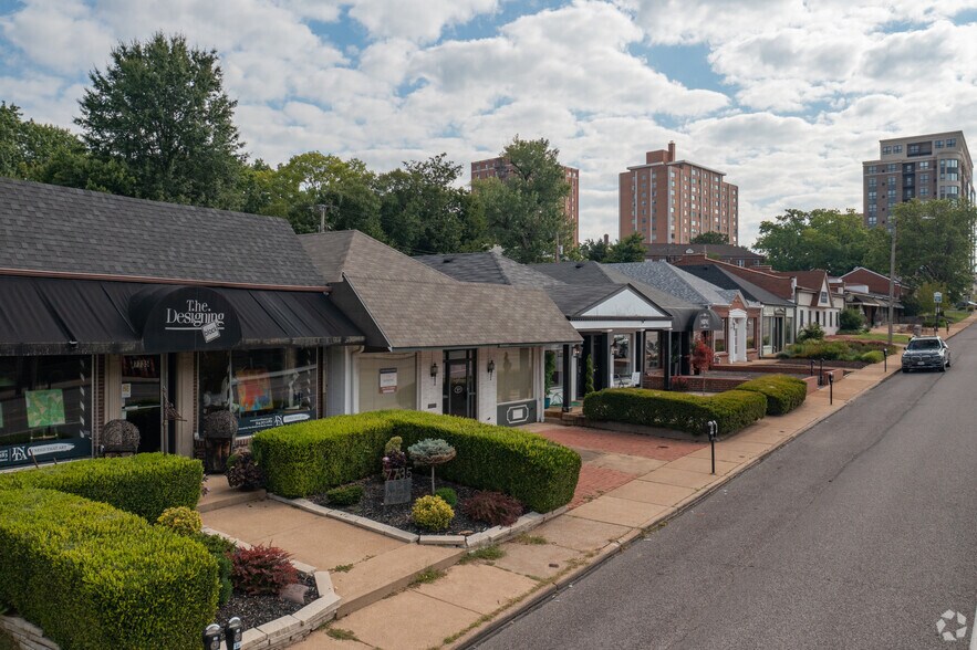 More Photos Of 7733 Clayton Rd, Saint Louis Office For Sale