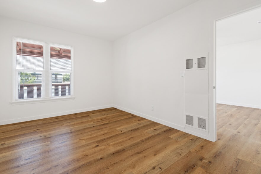 More Photos Of 44921 Trevor Ave, Lancaster Apartments For Sale