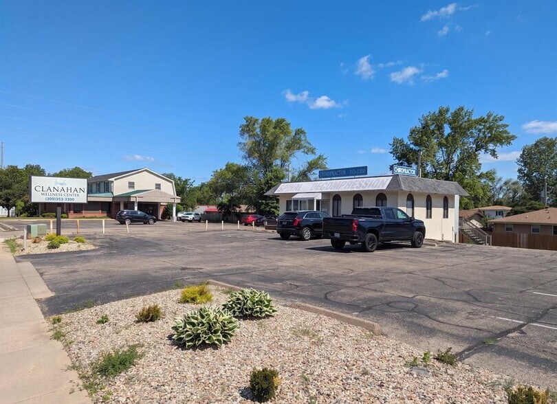 More Photos Of 105 N Parkway Dr, Pekin Office For Lease