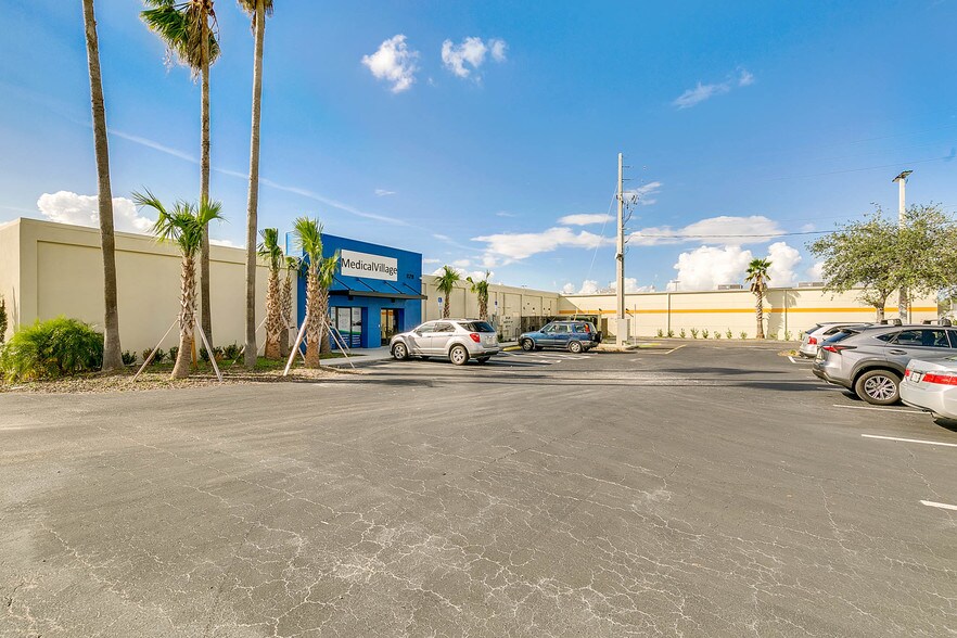 Primary Photo Of 800-840 Mercy Dr, Orlando Medical For Lease